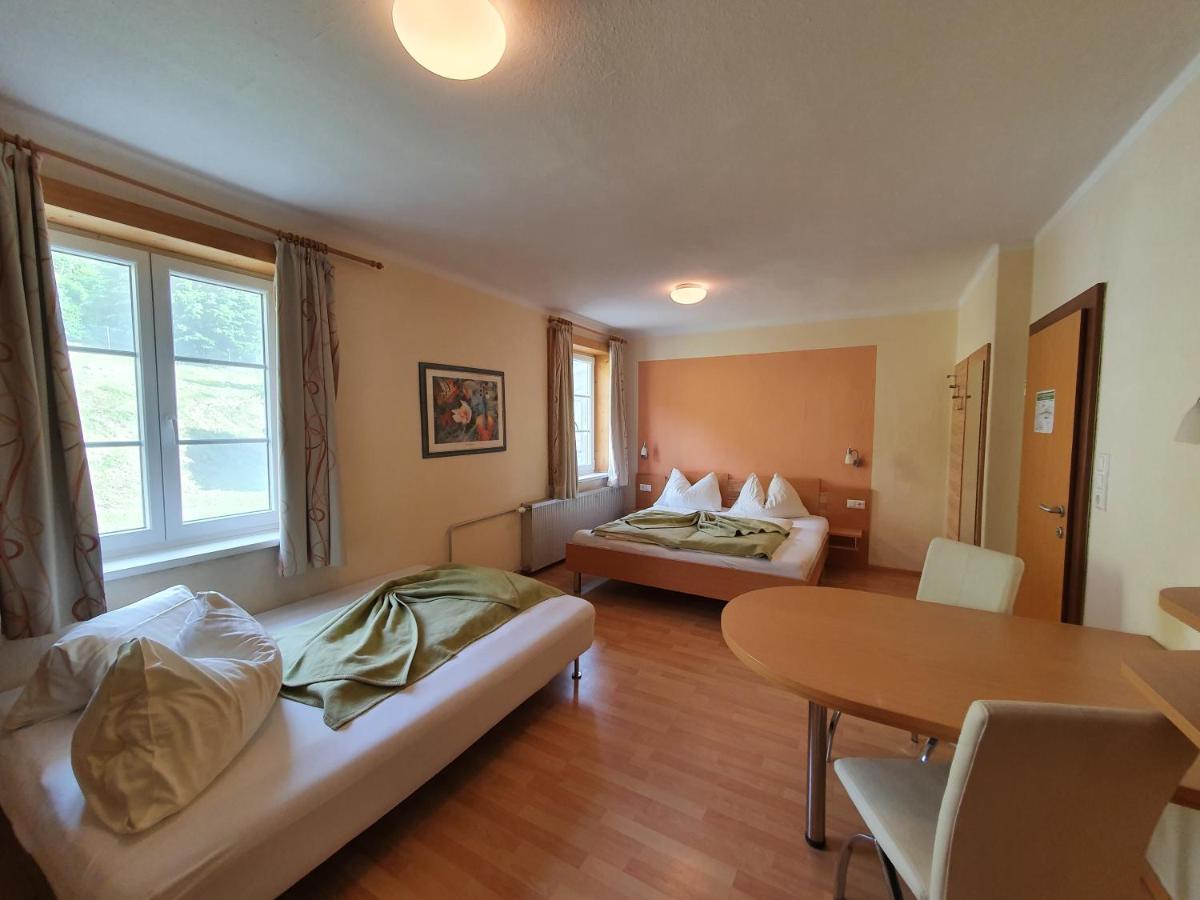 Gasthof Zur Post Ossiach Bagian luar foto