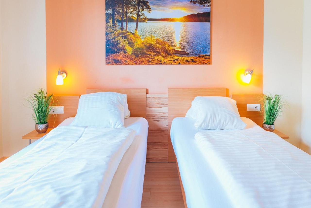 Gasthof Zur Post Ossiach Bagian luar foto